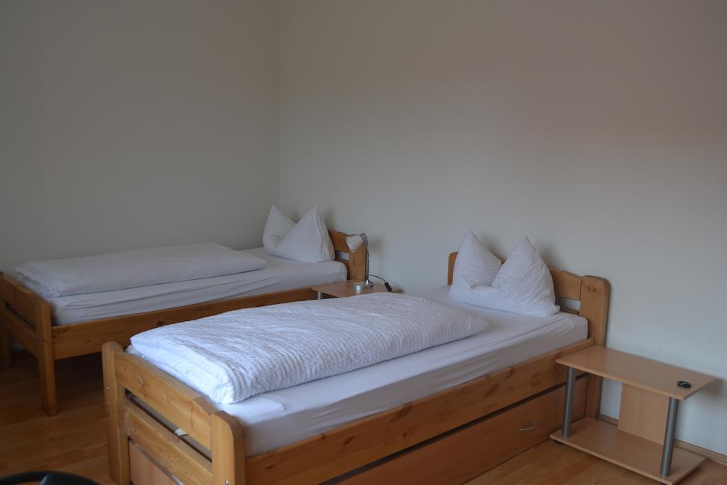 Gastehaus Sebastian Pension Erding Kamer foto