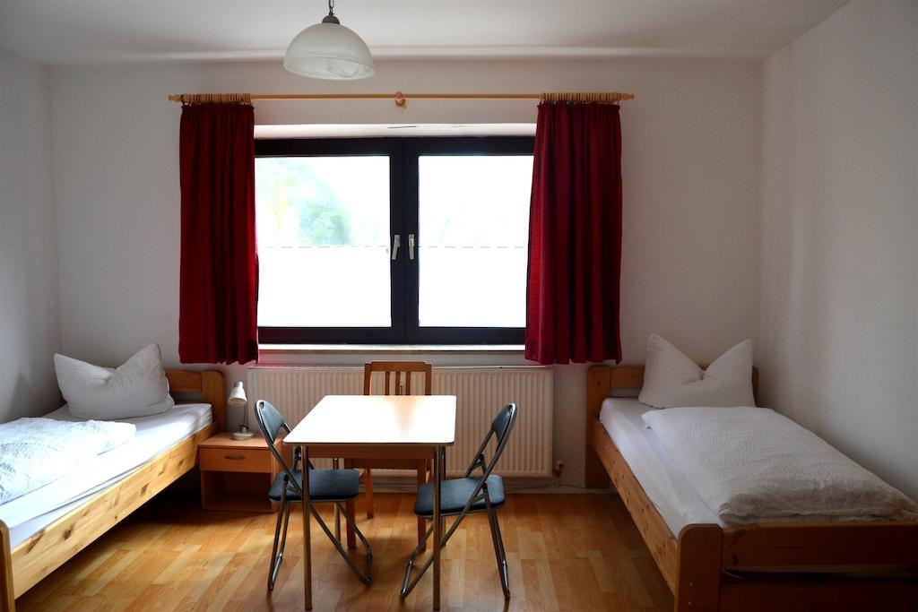 Gastehaus Sebastian Pension Erding Kamer foto