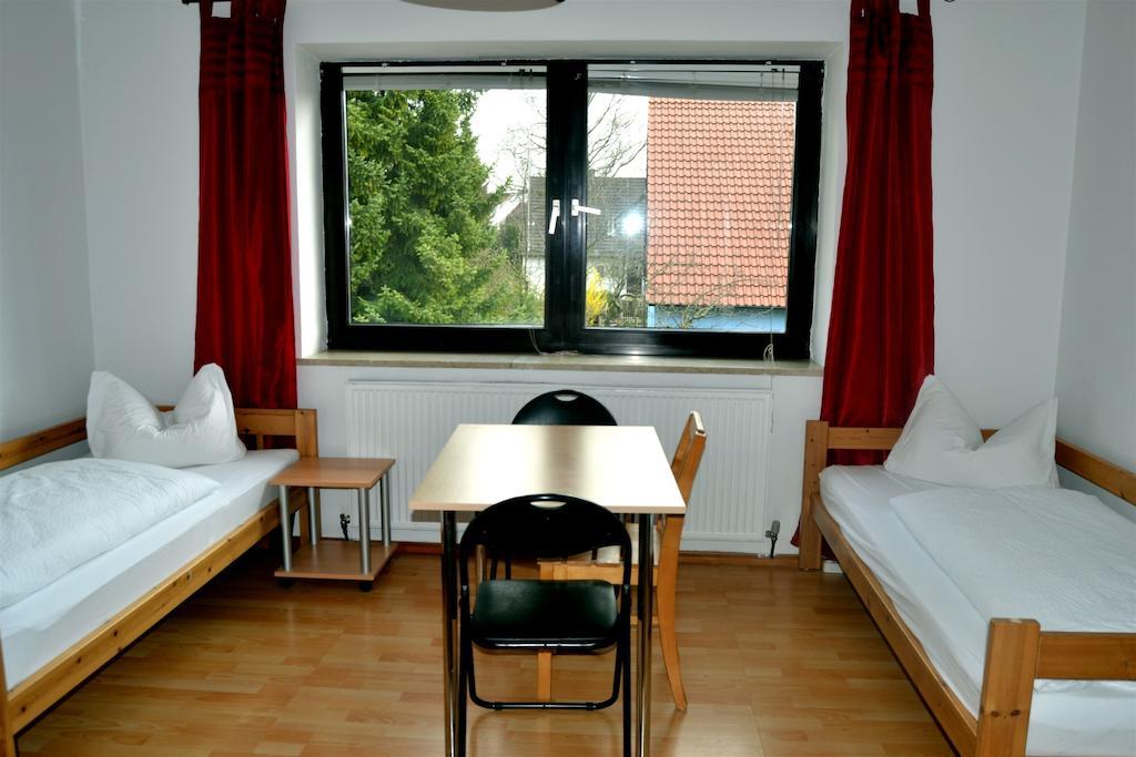 Gastehaus Sebastian Pension Erding Kamer foto