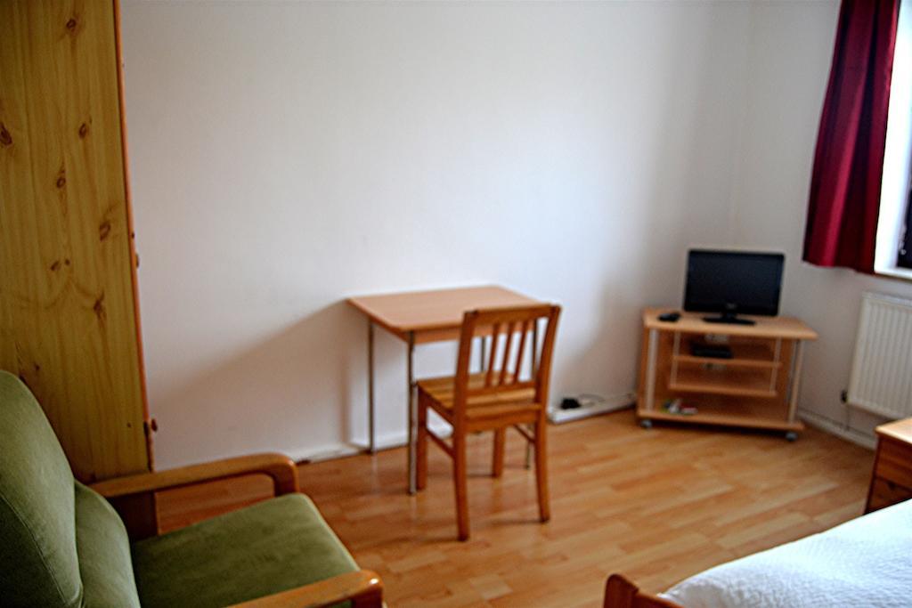 Gastehaus Sebastian Pension Erding Kamer foto